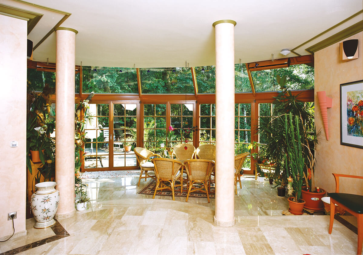 Architekten-Haus mit traditionellem Walmdach